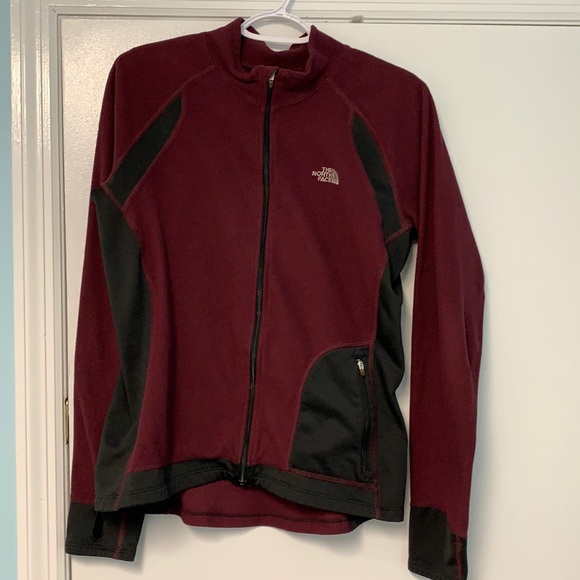 The North Face Jackets & Blazers - The North Face size L fleece zip pocket burgundy maroon color